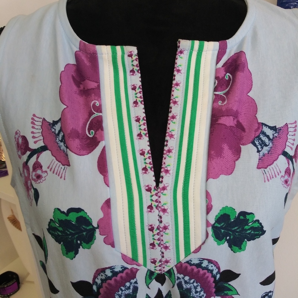 Dress - Picture 2 of 4